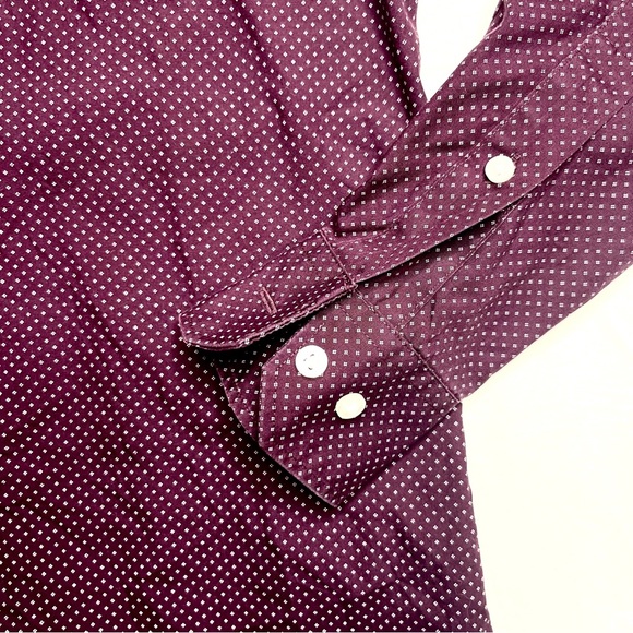 Button Down Shirt 👔 - Picture 2 of 5